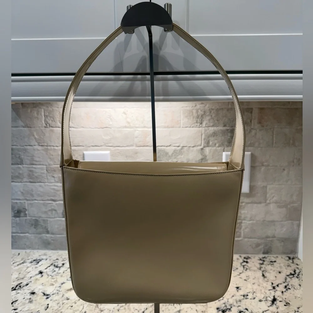 Gucci EUC Vintage Cream Patent Leather Shoulder Bag w/COA - Picture 2 of 14